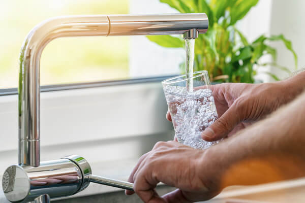 how to properly test your homes water quality adobestock 229878532
